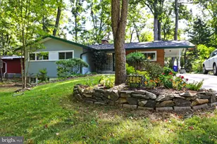 8405 Whitman Dr, Bethesda, MD 20817 - Photo 2
