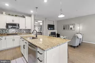 121 Copley Cir, Gaithersburg, MD 20878 - Photo 6