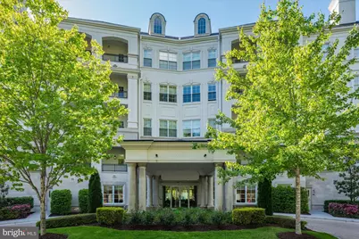 8121 River Road #423, Bethesda, MD 20817 - Photo 2