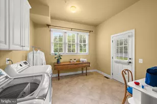 12610 Hill Creek Ln, Potomac, MD 20854 - Photo 18