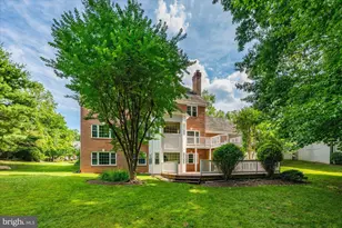 7016 Fawn Trail Ct, Bethesda, MD 20817 - Photo 2