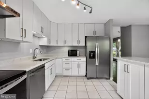 9211 E Parkhill Dr, Bethesda, MD 20814 - Photo 8