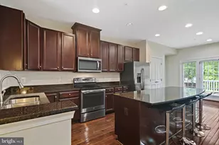 11675 Emerald Green Dr, Clarksburg, MD 20871 - Photo 2