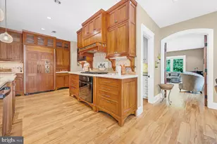 6614 81st St, Cabin John, MD 20818 - Photo 16