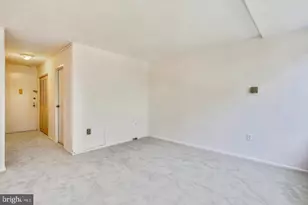 10401 Grosvenor Pl, Rockville, MD 20852 - Photo 8