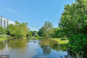 10401 Grosvenor Pl, Rockville, MD 20852 - Photo 18
