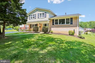 5401 Amberwood Ln, Rockville, MD 20853 - Photo 4