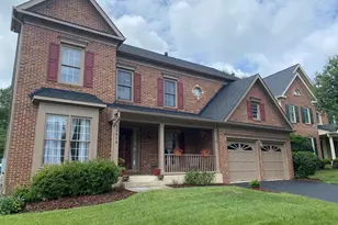 10614 Maplecrest Ln, Potomac, MD 20854 - Photo 2