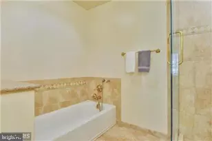 5726 Brewer House Cir, Rockville, MD 20852 - Photo 12