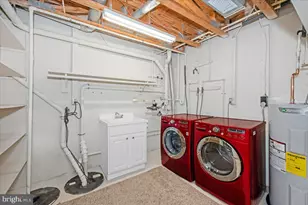 20409 Remsbury Pl, Gaithersburg, MD 20886 - Photo 32