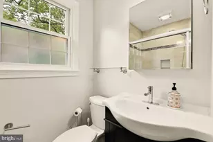 8323 Haddon Dr, Takoma Park, MD 20912 - Photo 32