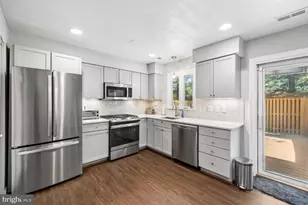 15721 Ambiance Dr, North Potomac, MD 20878 - Photo 16