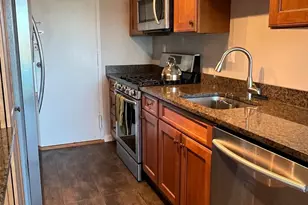 10201 Grosvenor Pl, Rockville, MD 20852 - Photo 12