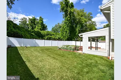 9823 Singleton Drive, Bethesda, MD 20817 - Photo 6