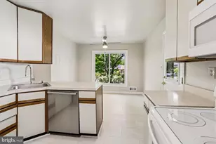 14403 Butternut Ct, Rockville, MD 20853 - Photo 10