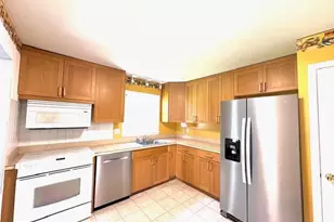 12141 Suffolk Terrace, Gaithersburg, MD 20878 - Photo 2