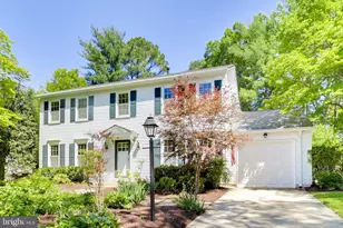 8 Barrington Fare, Rockville, MD 20850 - Photo 2