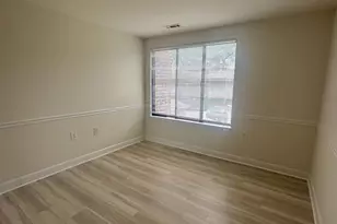18001 Chalet Dr, Germantown, MD 20874 - Photo 32