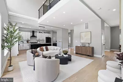 7121 W Greenvale Parkway, Chevy Chase, MD 20815 - Photo 2