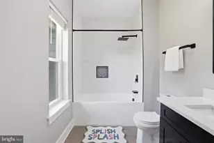 7121 W Greenvale Pkwy, Chevy Chase, MD 20815 - Photo 38