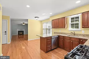 17 Woonsockett Ct, Silver Spring, MD 20905 - Photo 18