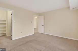 896 Windbrooke Dr, Gaithersburg, MD 20879 - Photo 8