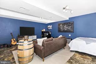 9409 Chatteroy Pl, Montgomery Village, MD 20886 - Photo 32