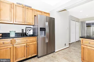 9409 Chatteroy Pl, Montgomery Village, MD 20886 - Photo 8