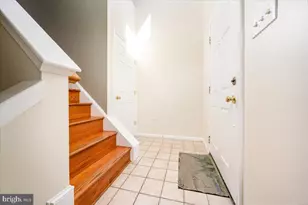 12121 Amber Ridge Cir, Germantown, MD 20876 - Photo 8