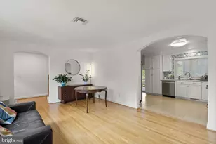 10301 Crestmoor Dr, Silver Spring, MD 20901 - Photo 10