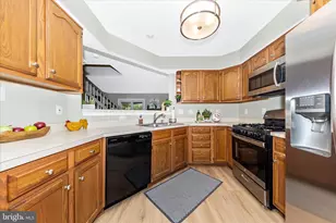 2902 Clovercrest Way, Olney, MD 20832 - Photo 12