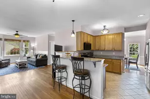 7805 Heritage Farm Dr, Gaithersburg, MD 20886 - Photo 30
