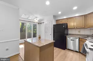20323 Cedarhurst Way, Germantown, MD 20876 - Photo 8