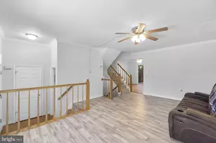 20323 Cedarhurst Way, Germantown, MD 20876 - Photo 4