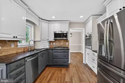 16929 Briardale Rd, Rockville, MD 20855 - Photo 14