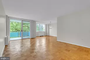 10401 Grosvenor Pl, Rockville, MD 20852 - Photo 4