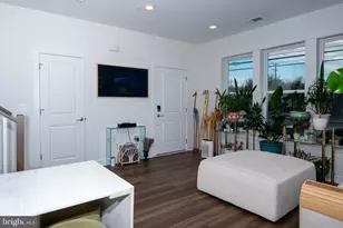 16132 Frederick Rd, Rockville, MD 20850 - Photo 2