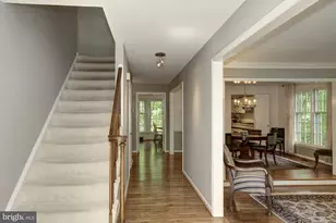 13 Avalon Ct, Bethesda, MD 20816 - Photo 2