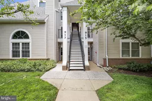 913 Hillside Lake Terrace, Gaithersburg, MD 20878 - Photo 2
