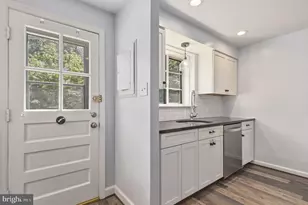9890 Hollow Glen Pl, Silver Spring, MD 20910 - Photo 8