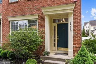1376 Main Mews, Gaithersburg, MD 20878 - Photo 4