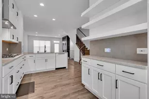 11366 Emerald Park Rd, Potomac, MD 20854 - Photo 16