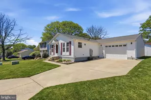 7409 Lake Katrine Terrace, Gaithersburg, MD 20879 - Photo 2