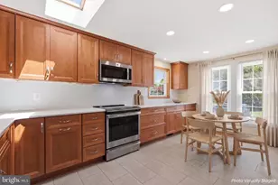 7409 Lake Katrine Terrace, Gaithersburg, MD 20879 - Photo 6