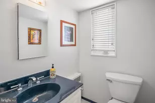 4800 Chevy Chase Dr, Chevy Chase, MD 20815 - Photo 20