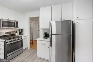4800 Chevy Chase Dr, Chevy Chase, MD 20815 - Photo 12