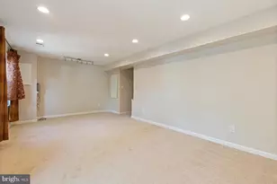 9 Oak Shade Rd, Gaithersburg, MD 20878 - Photo 32