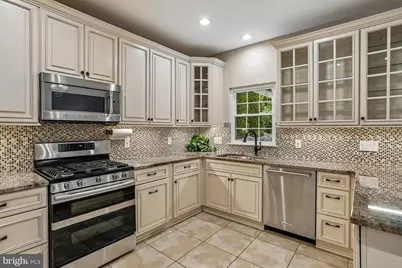 11603 Seneca Forest Circle, Germantown, MD 20876 - Photo 6