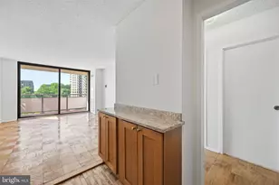 5225 Pooks Hill Rd, Bethesda, MD 20814 - Photo 4