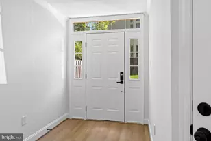 9815 Tiffany Hill Ct, Bethesda, MD 20814 - Photo 4